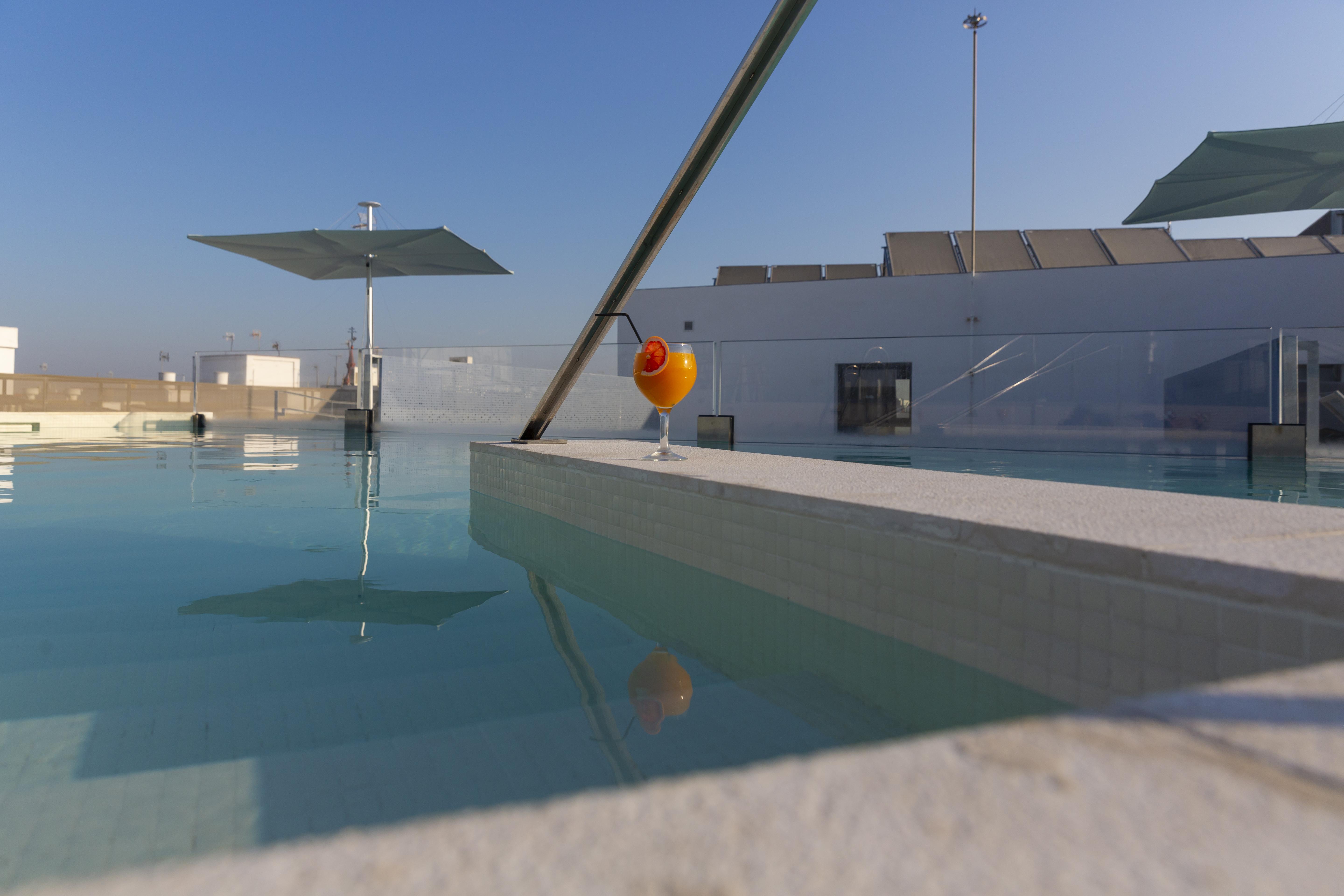 Hotel Macia Sevilla Kubb Екстериор снимка