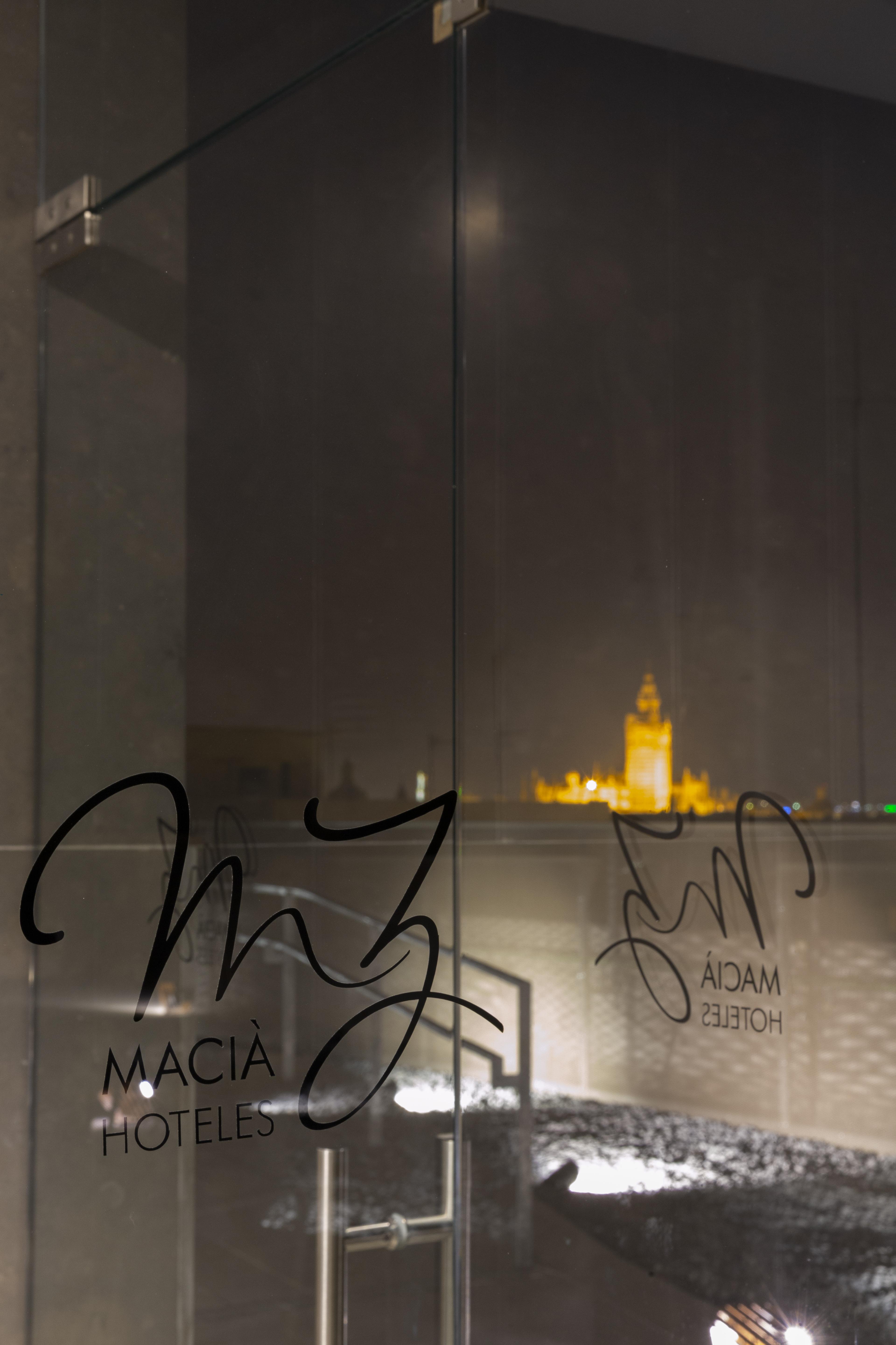 Hotel Macia Sevilla Kubb Екстериор снимка