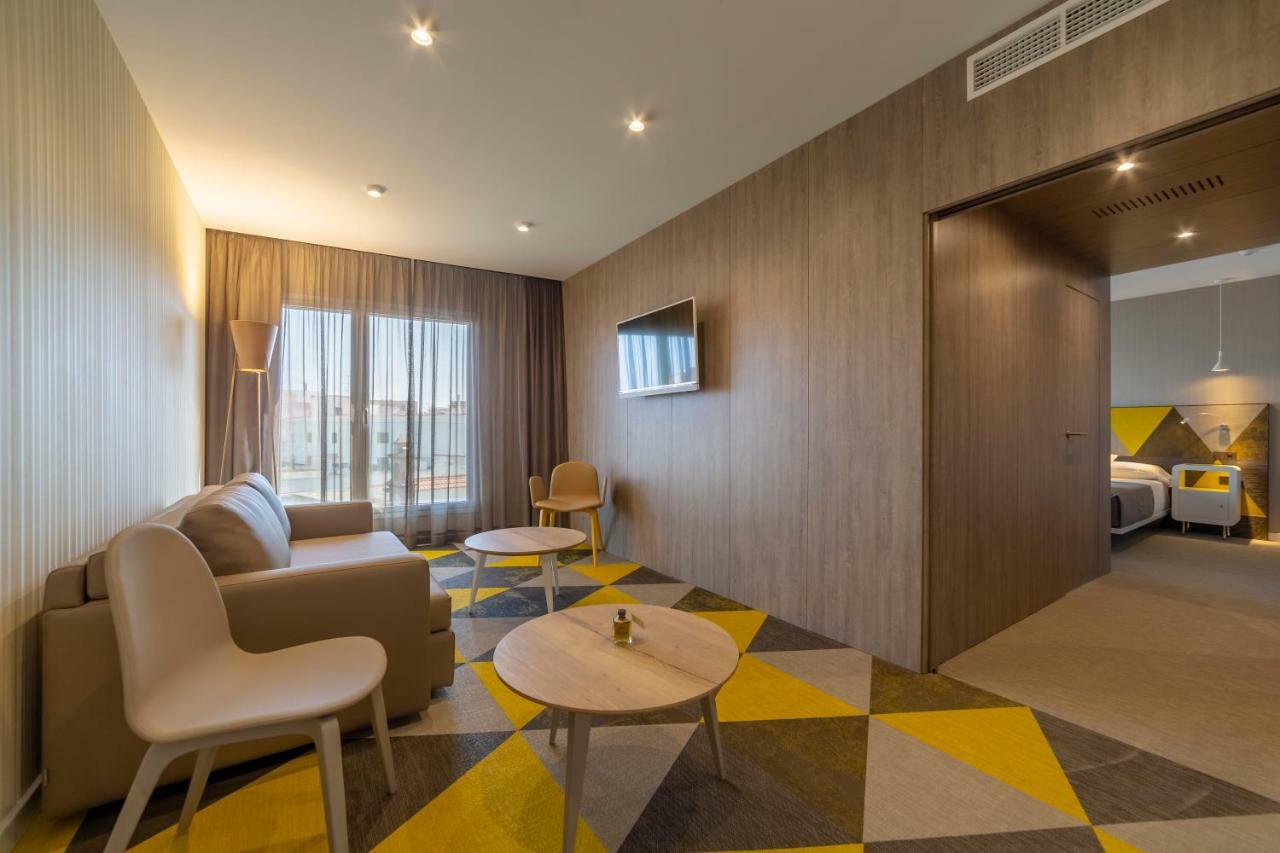 Hotel Macia Sevilla Kubb Екстериор снимка